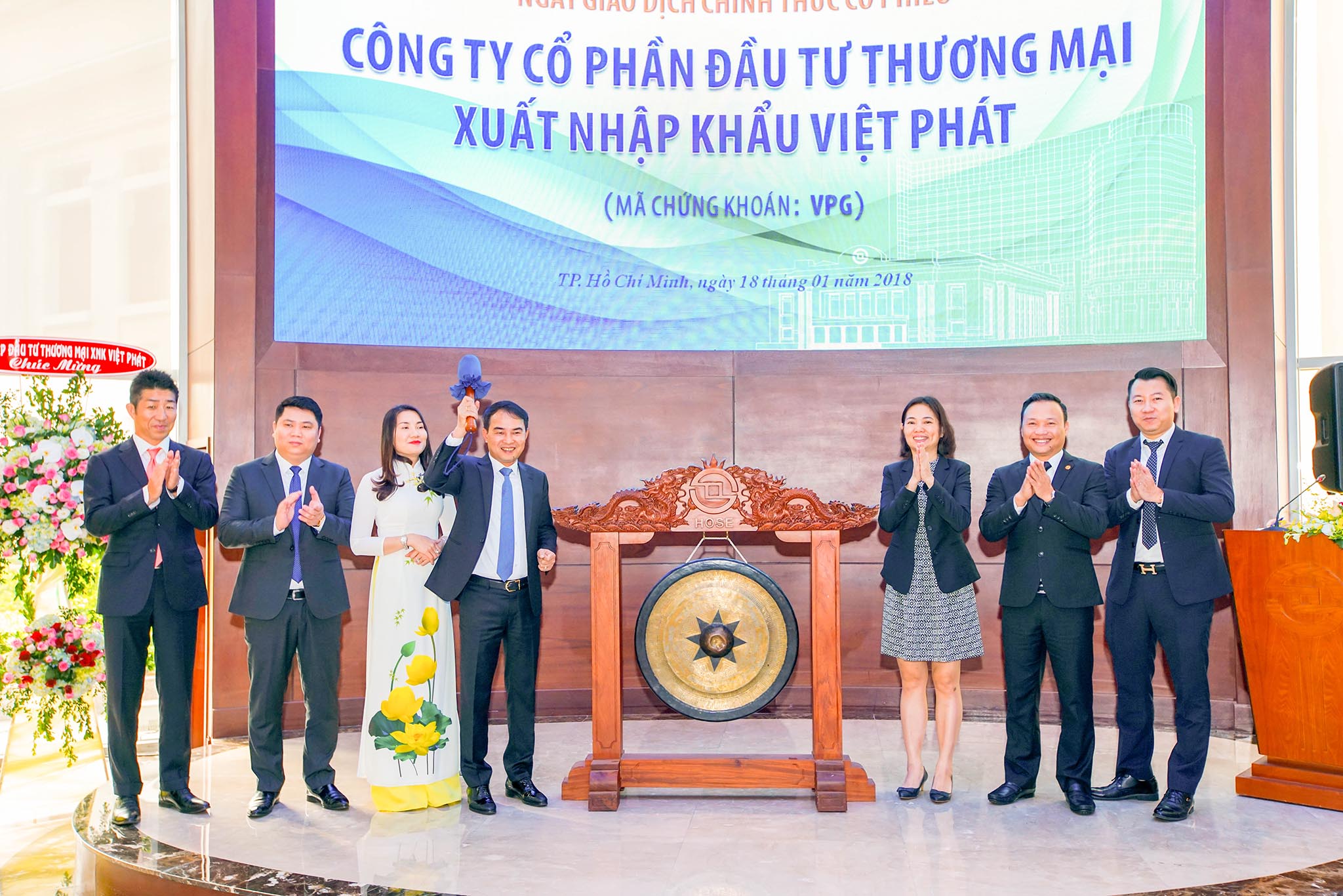 Việt Phát - Minh bạch để phát triển